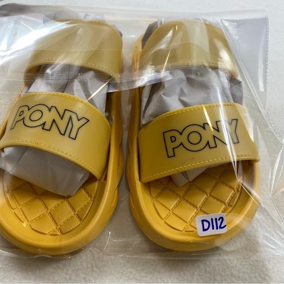 PONY Women’s Slides Pool Beach Sandals Flip Flops Yellow Size 7 - Picture 7 of 7
